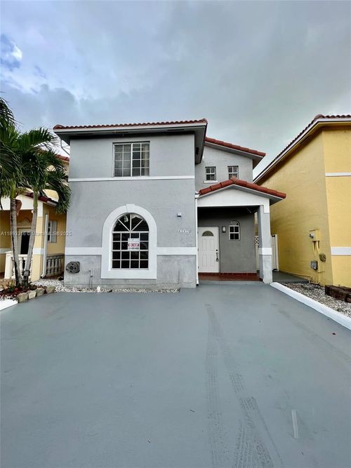apt-2224-7211 W 24th Ave, Hialeah, FL, 33016-6530 | Card Image
