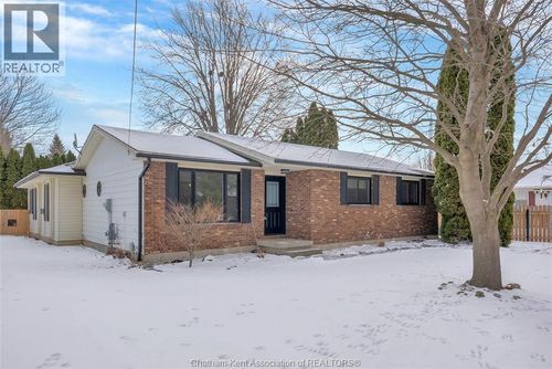 234 Wellington St, Blenheim, ON, N0P1A0 | Card Image