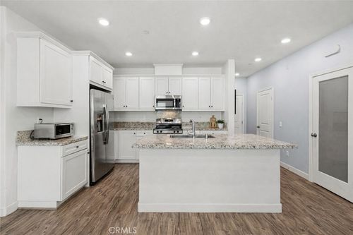 22838 Concord, Saugus, CA, 91350 | Card Image