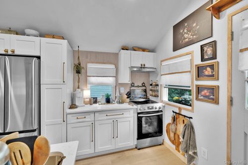 34-34 Cottage Ln, North Salem, NY, 10560-1326 | Card Image