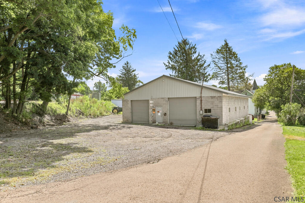 316 Broadway St, Meyersdale, PA 15552