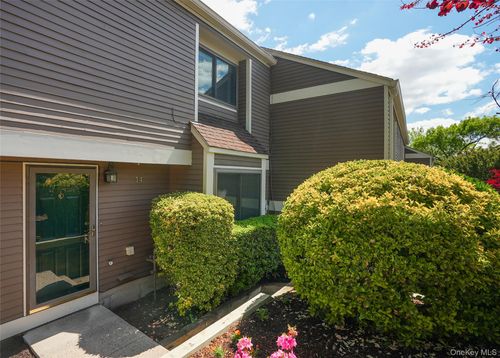 14 James Ct, Port Chester, NY, 10573-3152 | Card Image