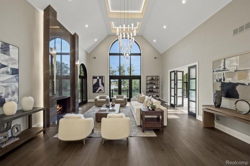 5305 Elmgate Bay Dr, Orchard Lake, MI, 48324-3021 | Card Image