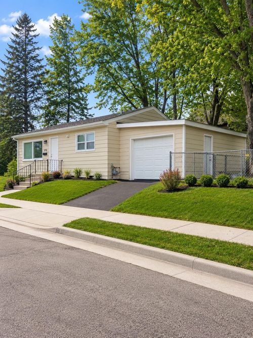 575 Nebraska Ave E, Saint Paul, MN, 55130-3254 | Card Image
