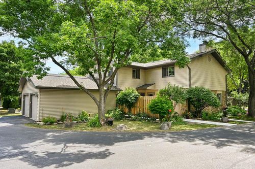 a-N76W14619 Fairfield Court, Menomonee Falls, WI, 53051 | Card Image