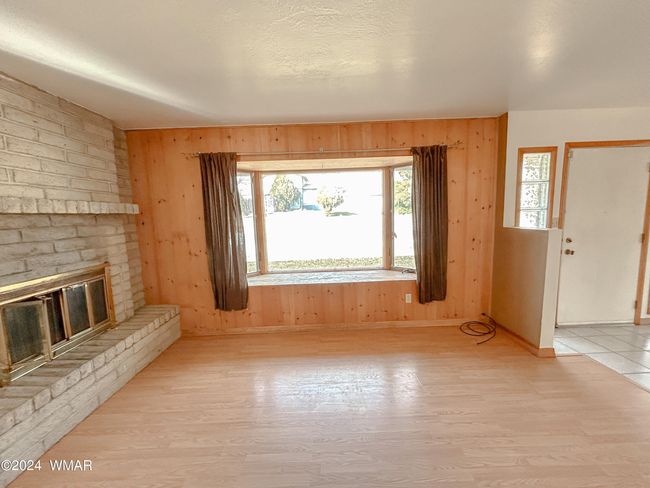 Front room | Image 21