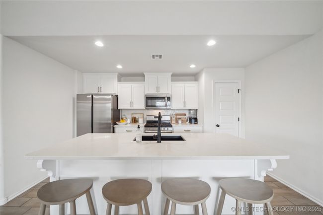 6198 S 320 Th East Ave, House other with 4 bedrooms, 2 bathrooms and null parking in Broken Arrow OK | Image 14