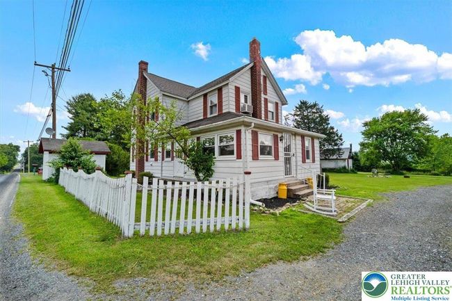 7590 Pohopoco Dr, House other with 3 bedrooms, 2 bathrooms and null parking in Kunkletown PA | Image 4