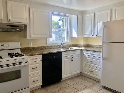 17-17 Hatfield Rd, Newton, MA, 02465-1212 | Card Image