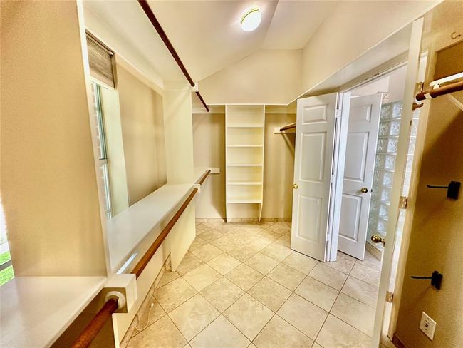 2716 W Oaks Cir E, House other with 4 bedrooms, 4 bathrooms and 2 parking in Pearland TX | Image 22