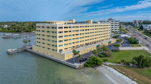 105c-100 Bluff View Dr, BELLEAIR BLUFFS, FL, 33770-1352 | Card Image