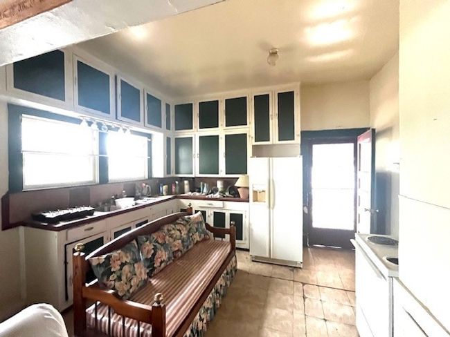 Kitchen | Image 11