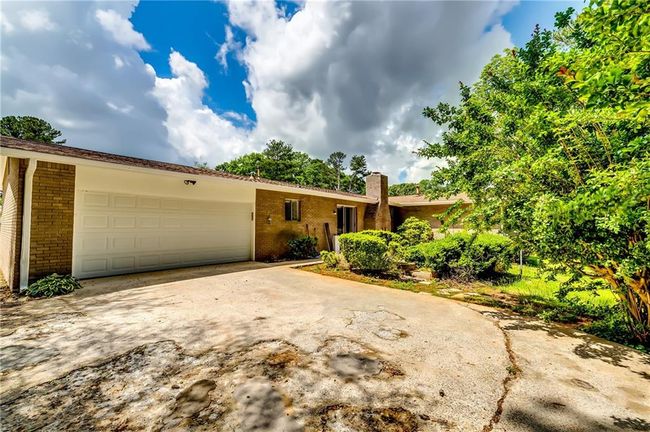 4342 Riverwood Cir, House other with 3 bedrooms, 3 bathrooms and 4 parking in Decatur GA | Image 17