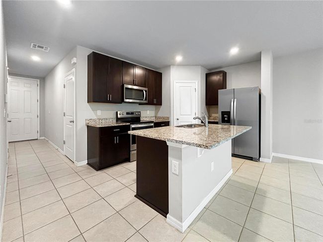2764 Emory Sound Pl, Townhouse with 3 bedrooms, 3 bathrooms and null parking in BRANDON FL | Image 8