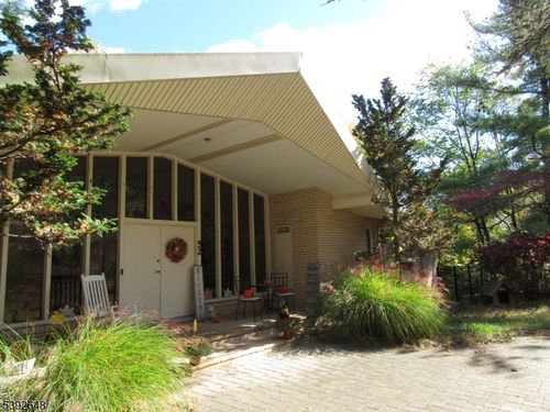 52 Chopin Dr, Wayne, NJ, 07470-6202 | Card Image