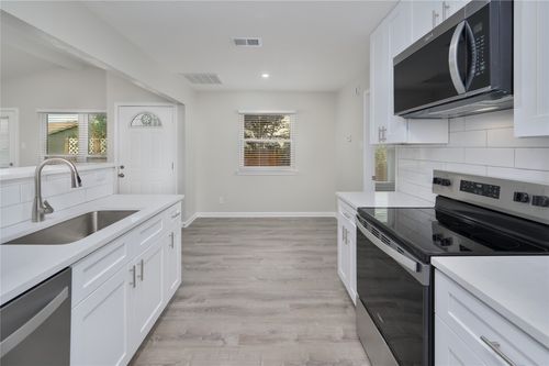 apt-b-520 Cutty Trl, Lakeway, TX, 78734-4851 | Card Image