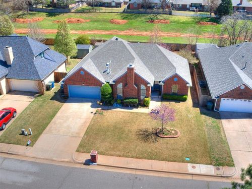 1424 Jamestown, Edmond, OK, 73003-6139 | Card Image