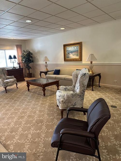 2-o-860 Lower Ferry Rd, EWING, NJ, 08628-3525 | Card Image