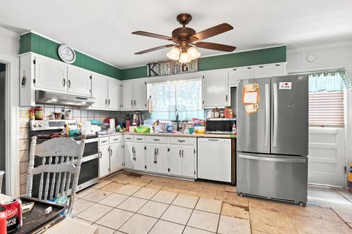 302 Park Ln, Florence, AL, 35630-1226 | Card Image