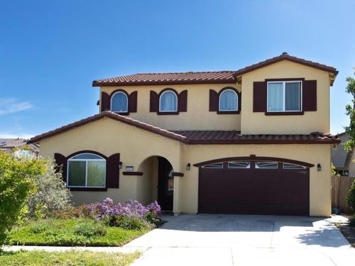 1011 El Cerro Dr, Hollister, CA, 95023 | Card Image