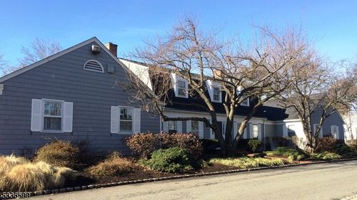 19 E Main St, Mendham, NJ, 07945-1503 | Card Image