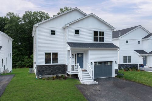 9 Stone Ridge Rd, Smithfield, RI, 02917-2559 | Card Image