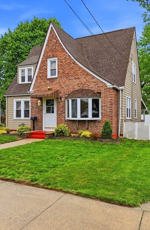 77 Fresno St, Springfield, MA, 01104 | Card Image