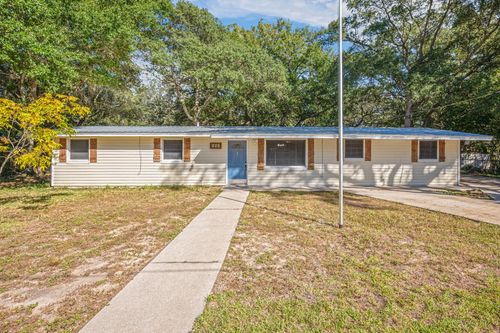 205 Pine St, Fort Walton Beach, FL, 32548-3511 | Card Image