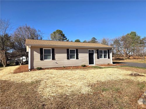 113 Ravenwood Ct, King, NC, 27021-9321 | Card Image