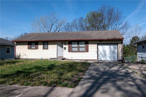 13112 Winchester Ave, Grandview, MO, 64030-3220 | Card Image