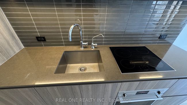 215 - 21 Park St E, Condo with 2 bedrooms, 2 bathrooms and null parking in Mississauga ON | Image 20