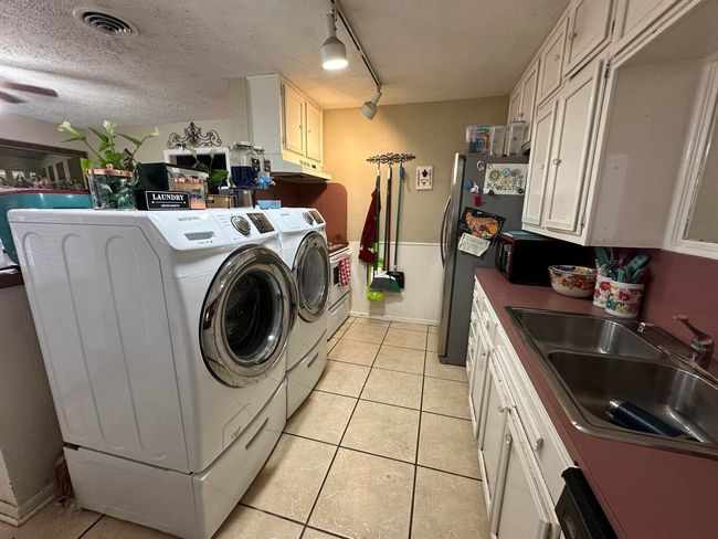 1007 Xenia St, House other with 3 bedrooms, 1 bathrooms and null parking in Plainview TX | Image 7