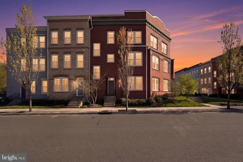 8923 Quarry Rd, Manassas, VA, 20110-5160 | Card Image