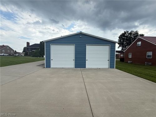 209 Vincent Ln, Follansbee, WV, 26037-1843 | Card Image