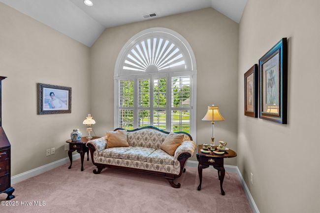 Cozy sitting room/office | Image 6