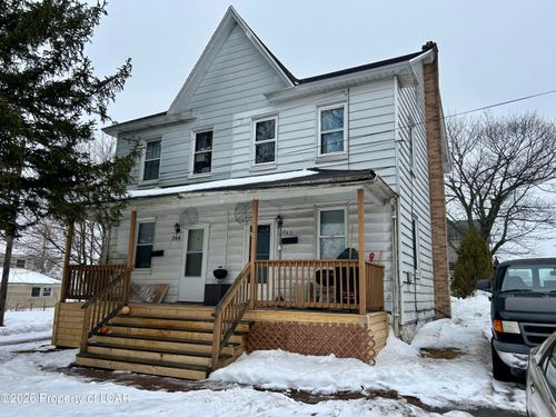 942 Burton St, Freeland, PA, 18224-1339 | Card Image