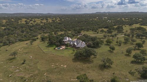 241 Seewald Rd, Boerne, TX, 78006-5003 | Card Image