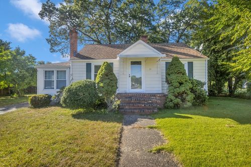 74 Woodstock St, Chicopee, MA, 01020-4128 | Card Image