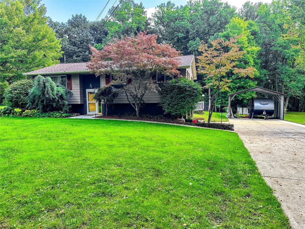 Hollis Rd, Meadville, PA 16335