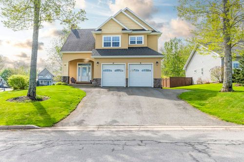95 Macdonald Park Road S, Kentville, NS, B4N5G6 | Card Image