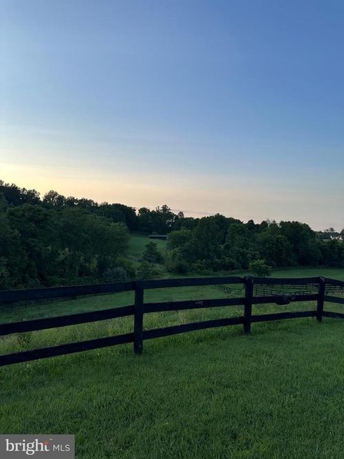 3959 Cobbler Mountain Rd, DELAPLANE, VA, 20144-2109 | Card Image