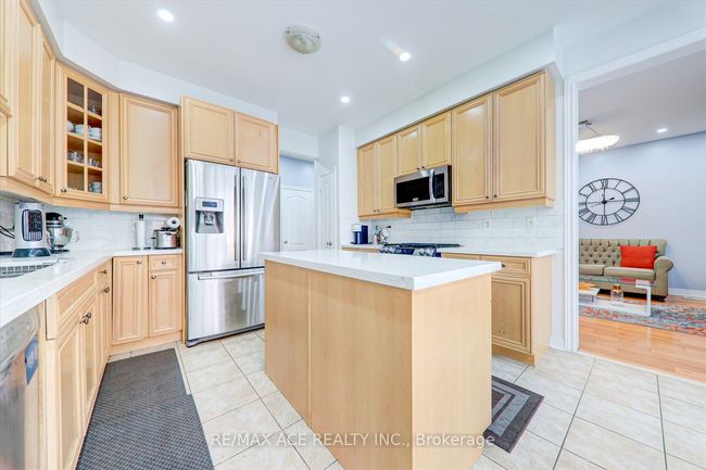 82 Warnford Cir, House other with 7 bedrooms, 5 bathrooms and 4 parking in Ajax ON | Image 14