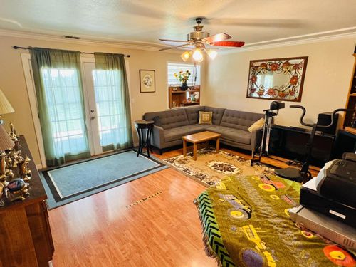 1990 Whispering Oaks Ct, Yuba City, CA, 95991-8201 | Card Image