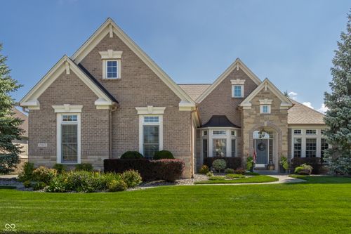 15843 Viking Lair Rd, Westfield, IN, 46074-5526 | Card Image