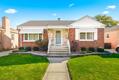 9319 S Ridgeway Ave, Evergreen Park, IL, 60805-1835 | Card Image