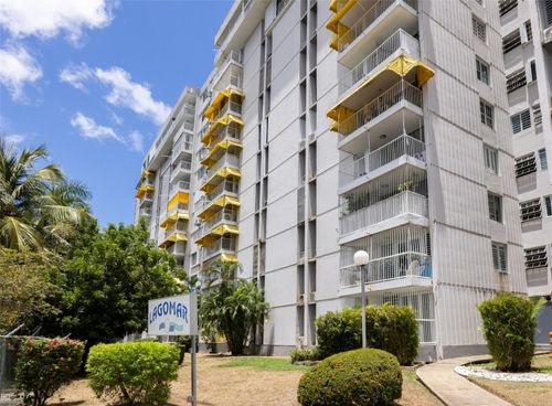 2h-7 Ave Laguna, Carolina, PR, 00979 | Card Image