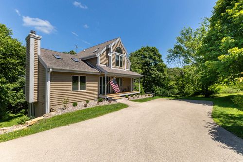 9 Bluffwood Trl, Galena, IL, 61036-9422 | Card Image