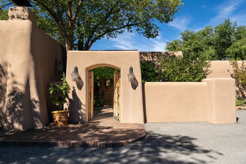 1314 Madrid Rd, Santa Fe, NM, 87505-4640 | Card Image