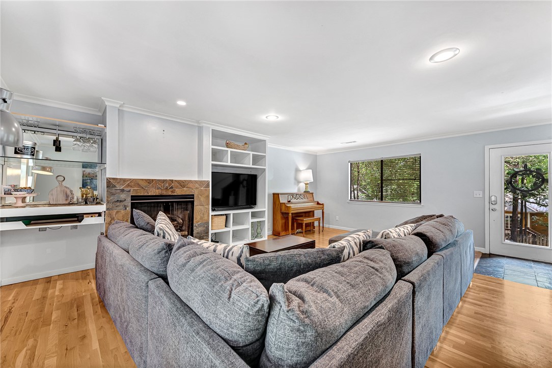 Valley View Dr, Fayetteville, AR 72701