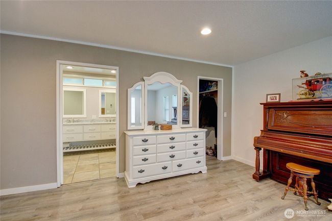 7493 State Route 9, House other with 3 bedrooms, 3 bathrooms and 2 parking in Sedro Woolley WA | Image 15
